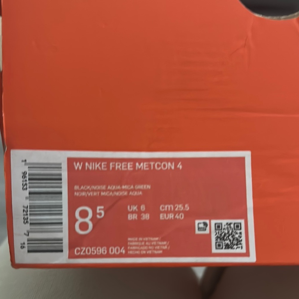 Nike Free Metcon 4 Shoes - Black and Green